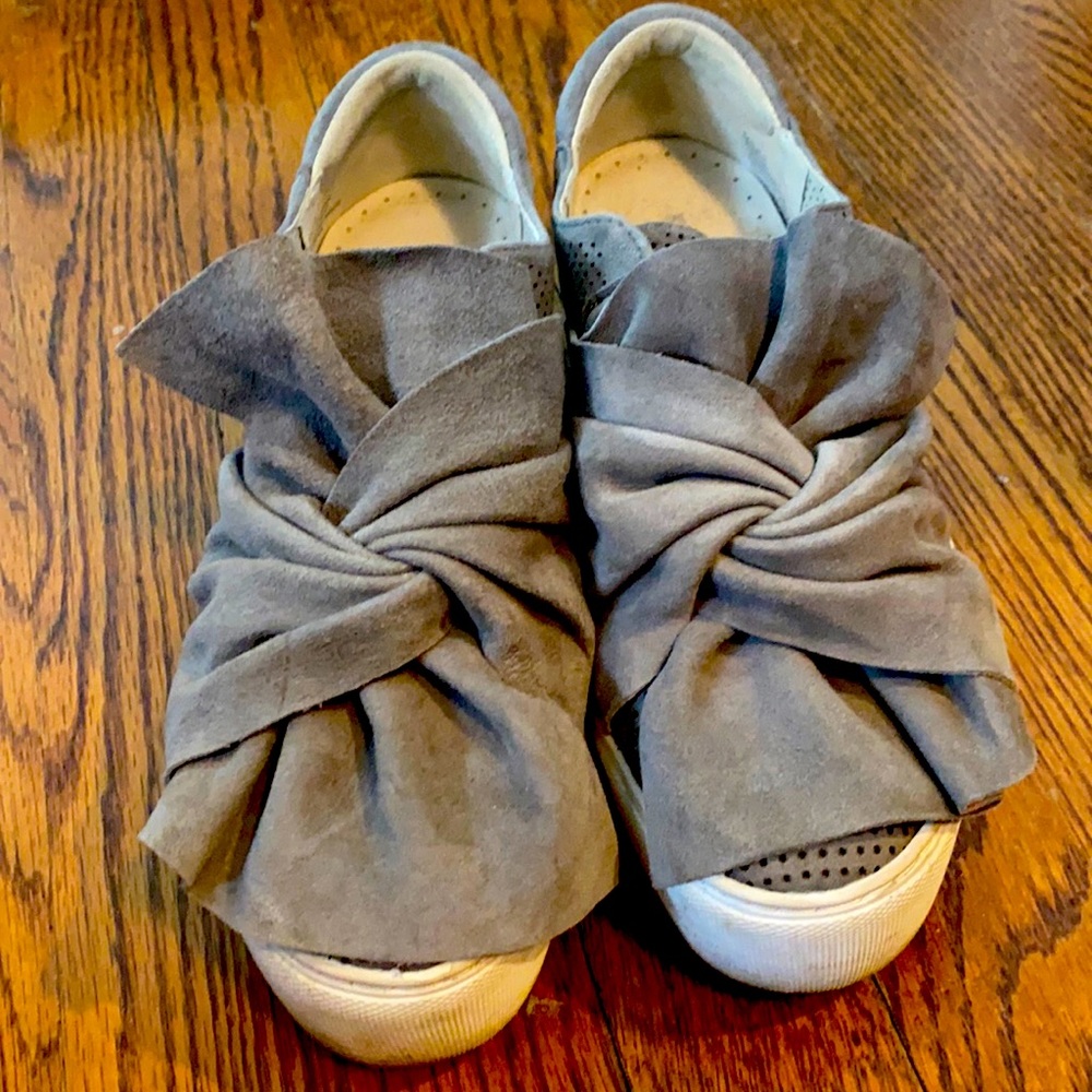 Kenneth Cole bow tie sneakers